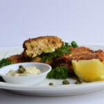 Crabless Tofu Cakes with Tartar Sauce and Lemon Slices